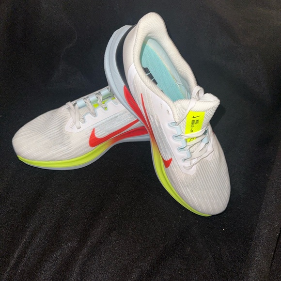 Nike Shoes - Nike sneakers